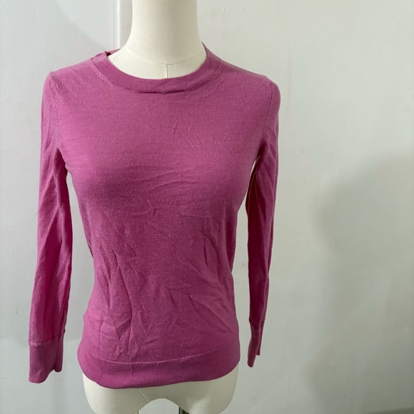 Banana Republic 100% Merino Wool Pink Sweater Sz XS Lightweight Preppy Classic - Picture 1 of 8